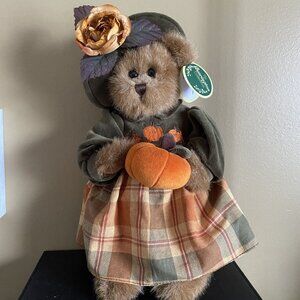 The Bearington Collection #1079 "Autumn Harvester"